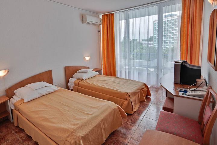 Room 4 of 29