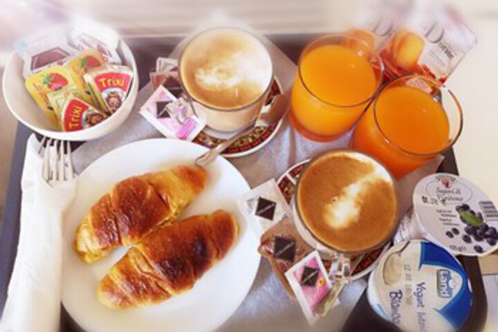 Breakfast/Coffee Service 9 of 82