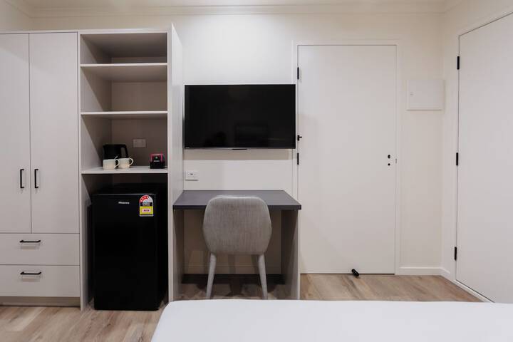 Room 4 of 22