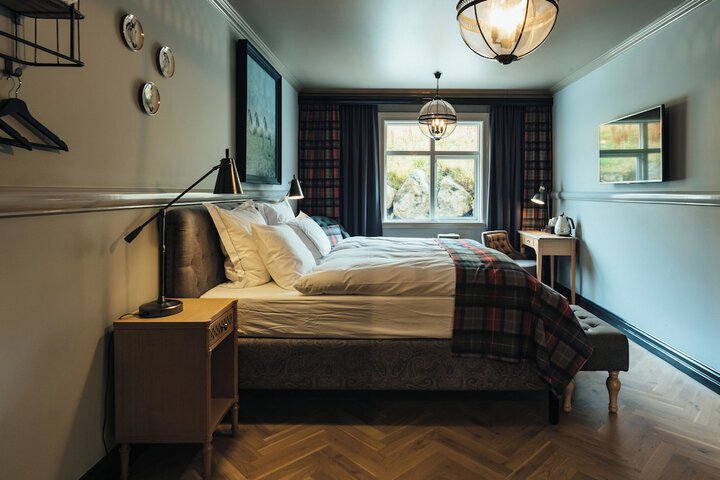Room 12 of 73