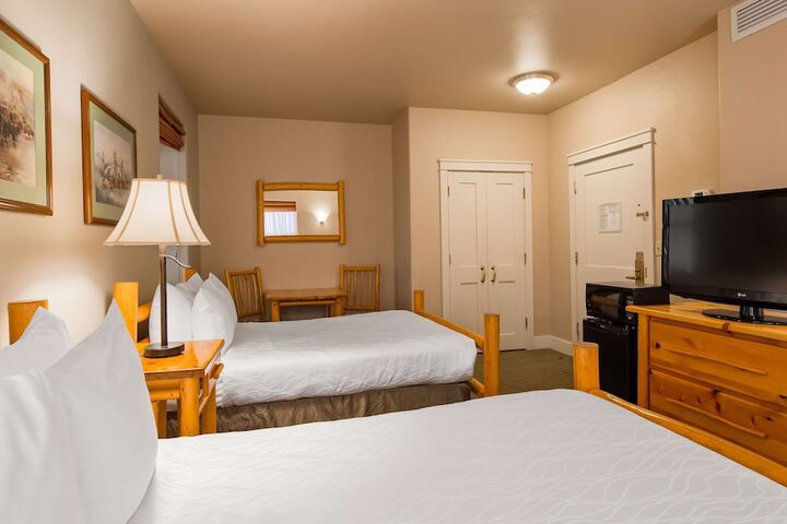 Room 11 of 28