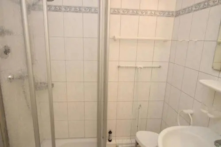 Room 4 of 4