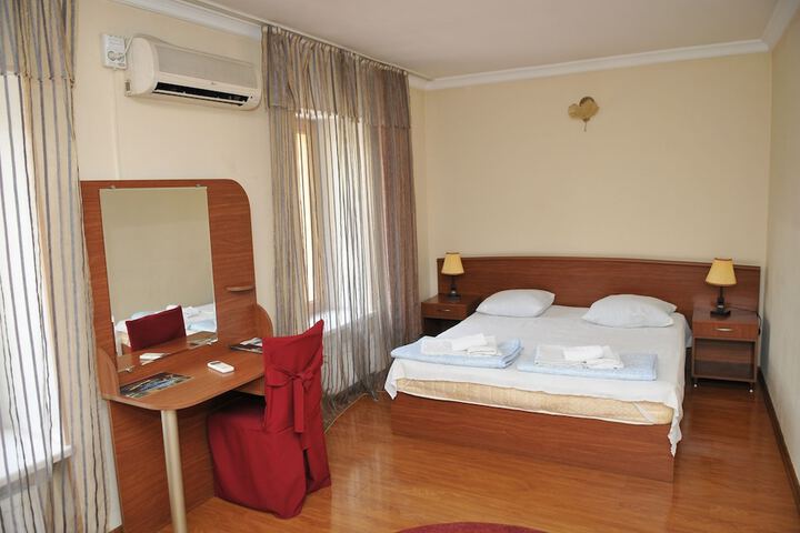 Room 2 of 51