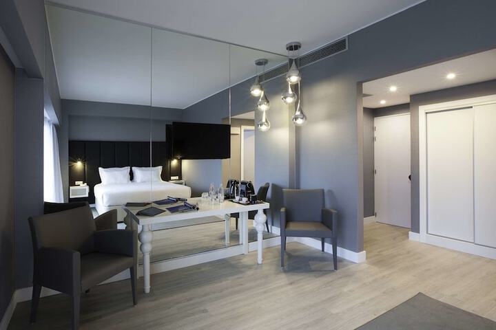 Room 8 of 73