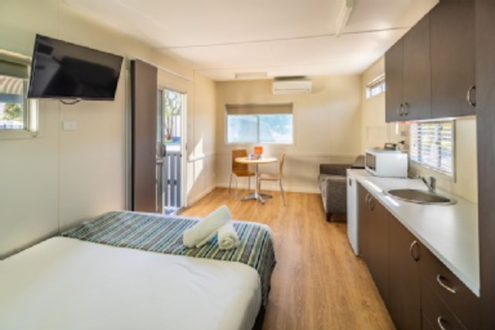 Room 83 of 792