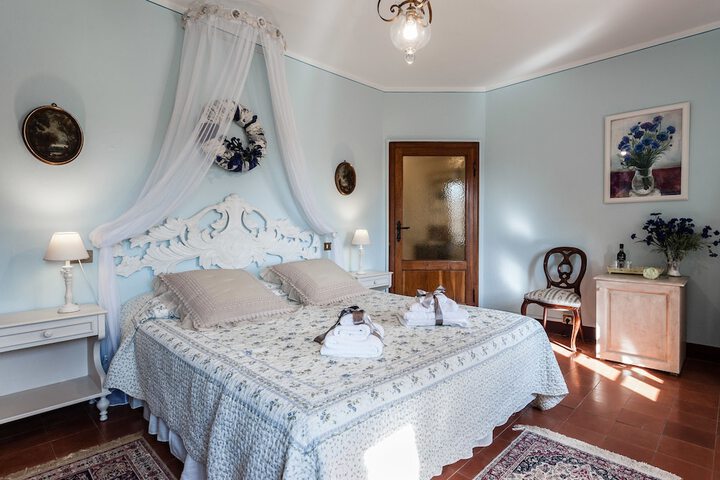 Room 15 of 141