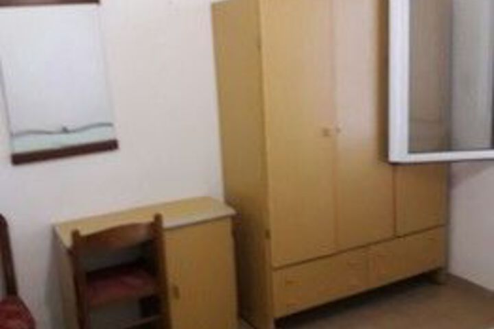 Room 13 of 16