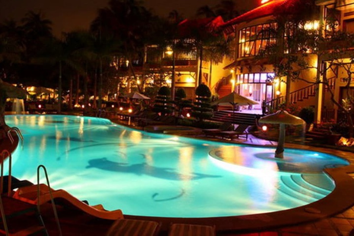 Pool 65 of 104