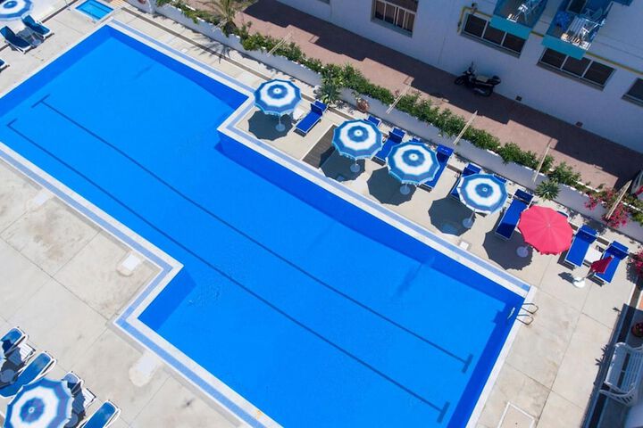 Pools & Facilities
