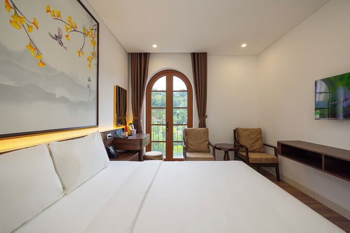 Room 2 of 27