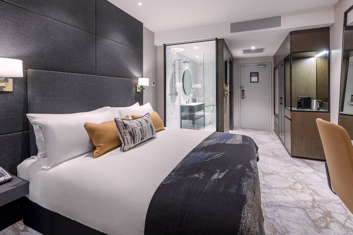 Room 29 of 85
