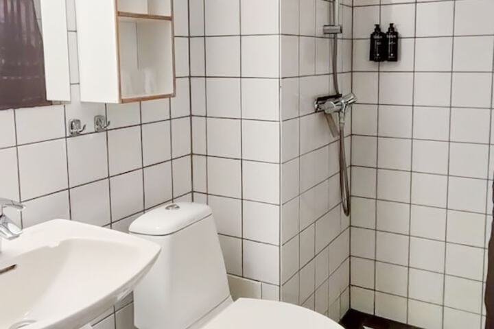 Room 14 of 28