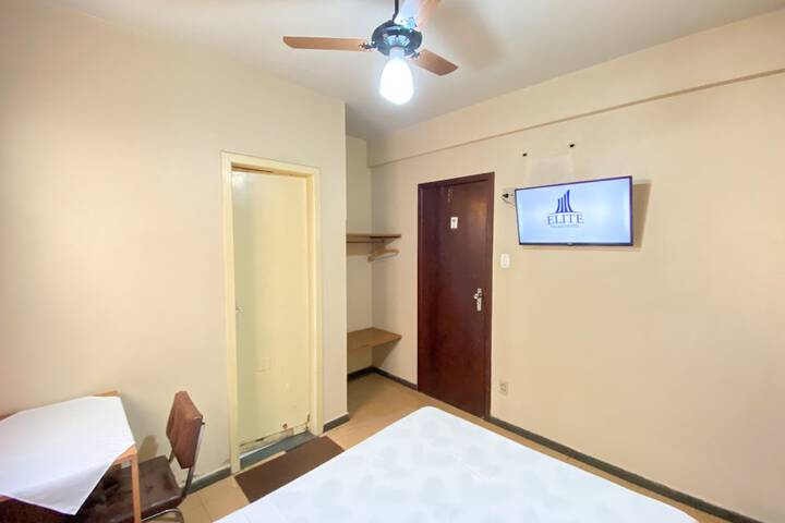 Room 6 of 32