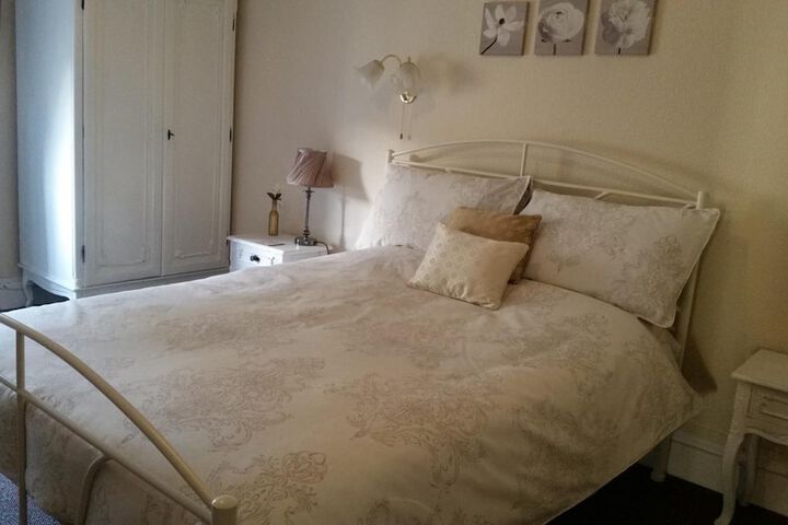 Room 10 of 33
