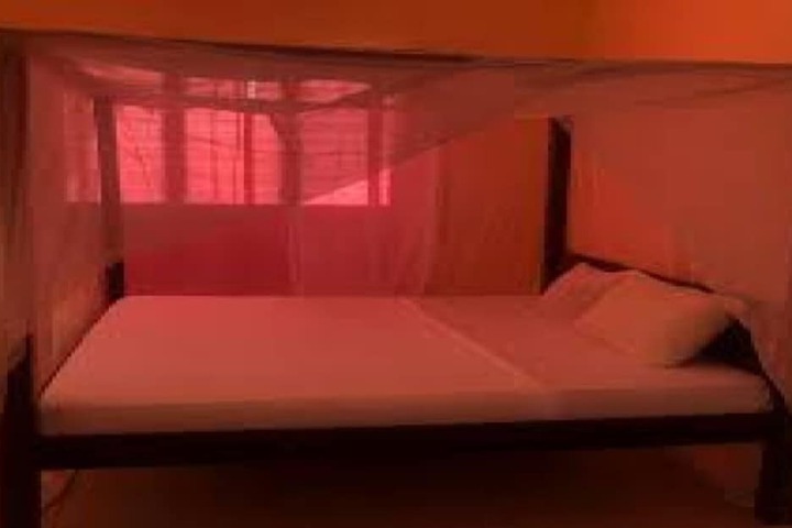 Room 2 of 8