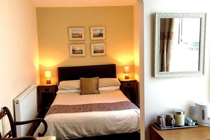 Room 9 of 19