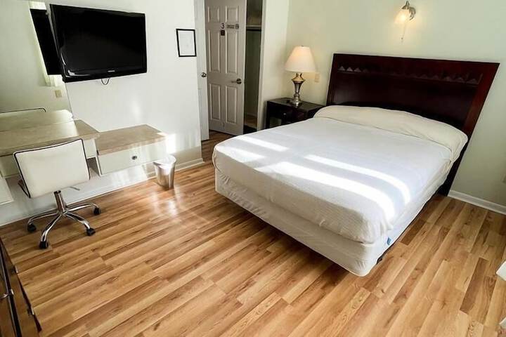 Room 6 of 24