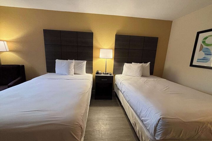 Room 8 of 15