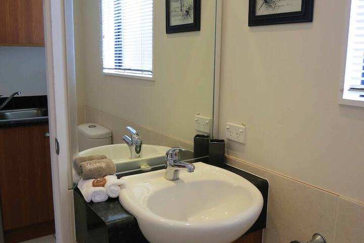 Room 3 of 48