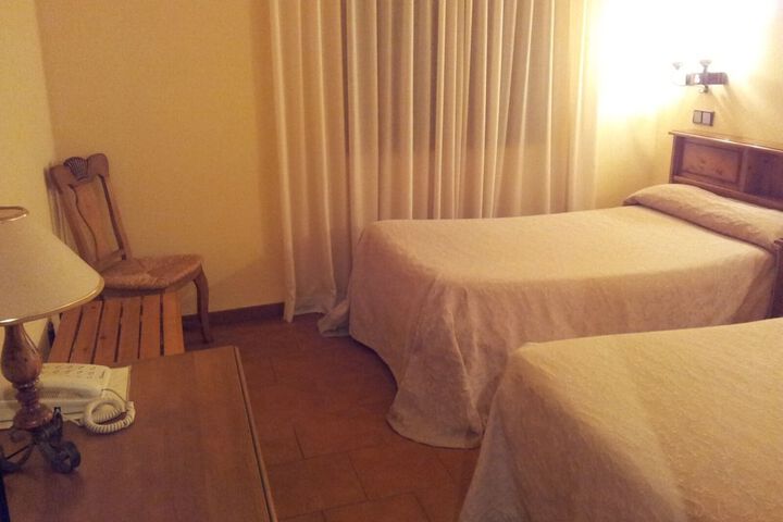 Room 3 of 6