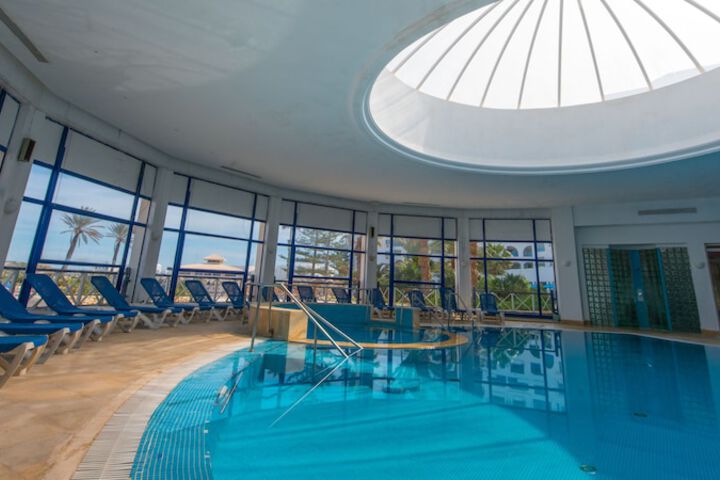 Hotel with Pool