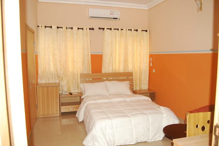 Room 5 of 26