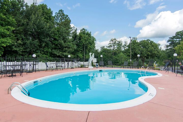 Pool Hotel