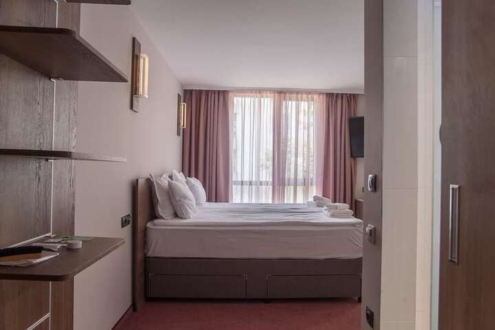 Room 22 of 50