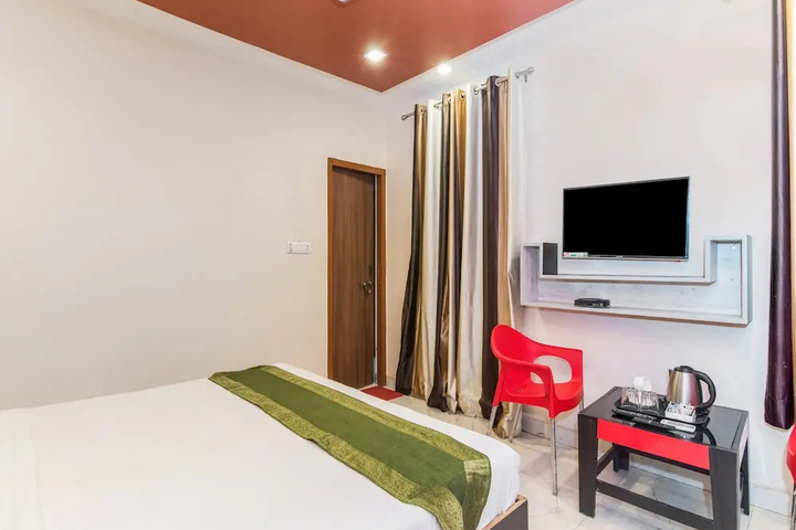 Room 18 of 21