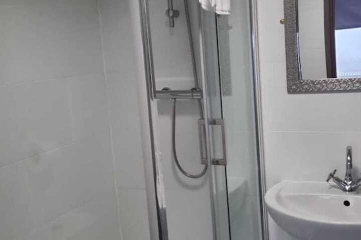 Room 10 of 12