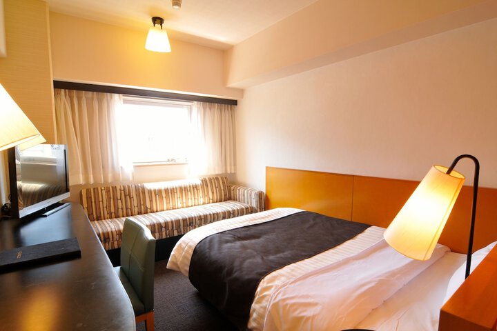 Room 10 of 68