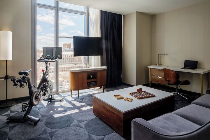 Room 25 of 134