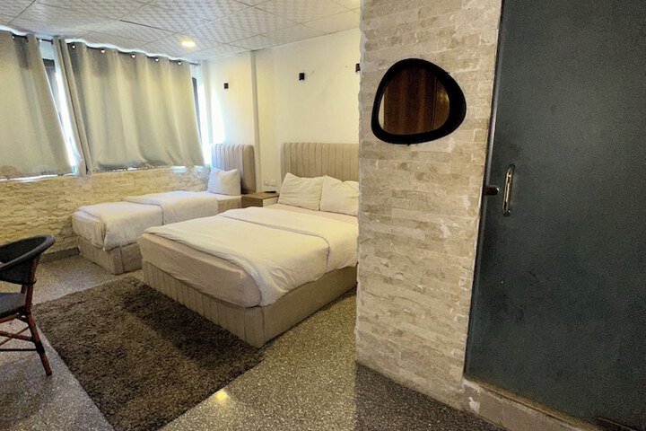 Room 29 of 46