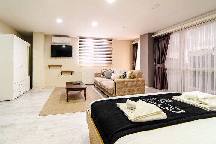 Room 10 of 37