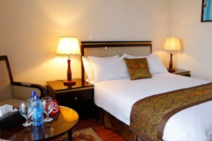 Room 6 of 42