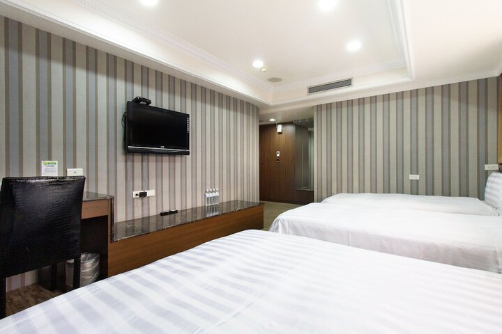 Room 13 of 34
