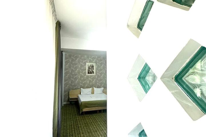 Room 16 of 34