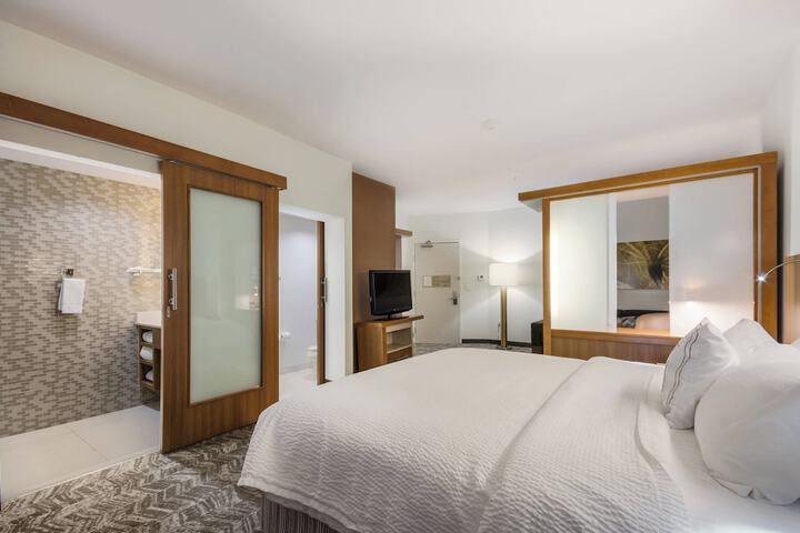Room 19 of 44