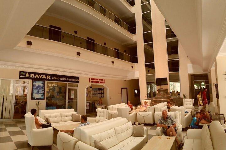 Entrance & Lobby