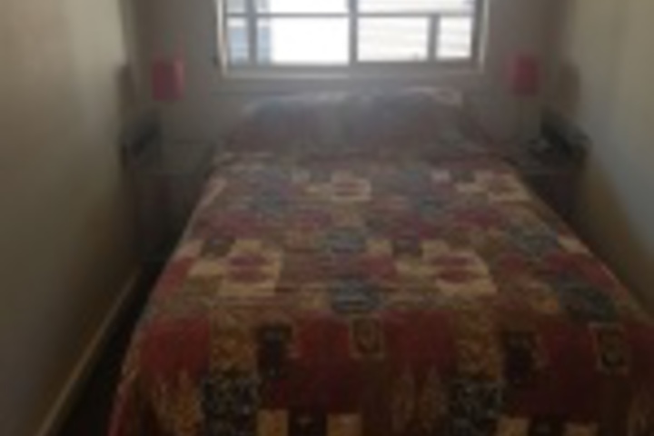 Room 385 of 792