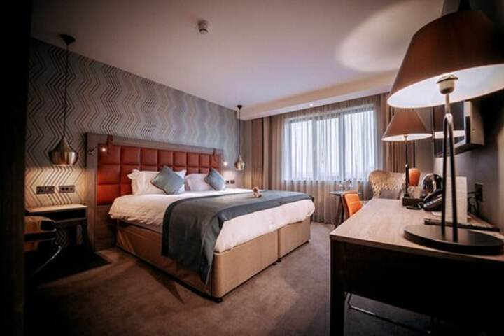 Room 4 of 43