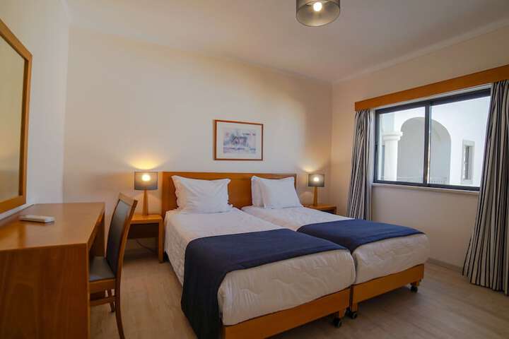 Room 12 of 109
