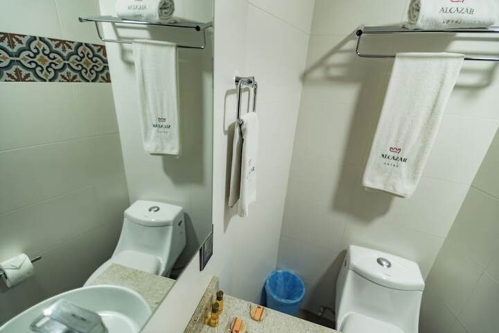 Room 75 of 102