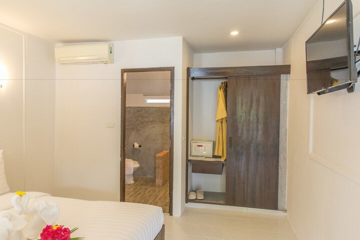 Room 9 of 61