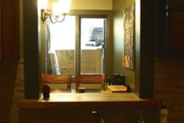 Room 6 of 13