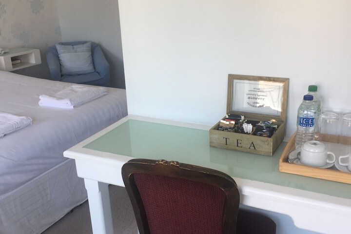 Room 6 of 44