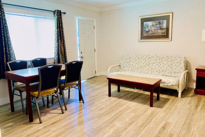Room 31 of 76