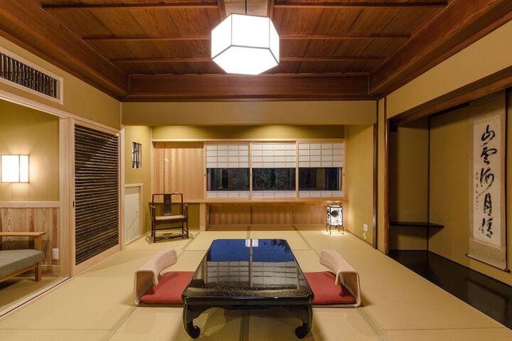 Room 12 of 184