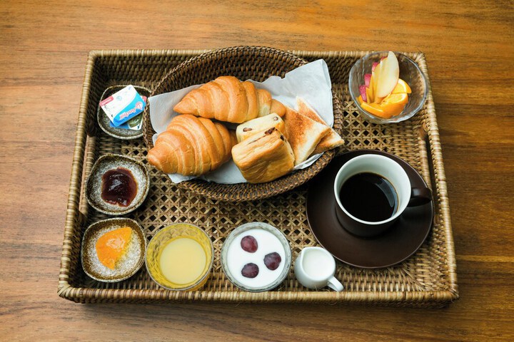 Breakfast/Coffee Service 42 of 54