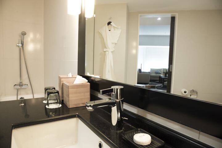 Room 29 of 48